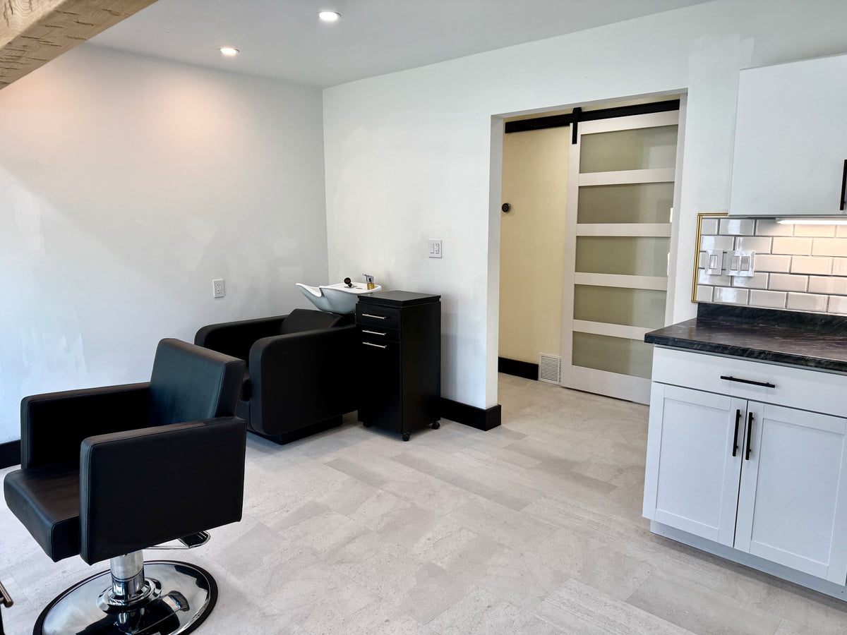 All-inclusive salon suite amenities with secure 24/7 access